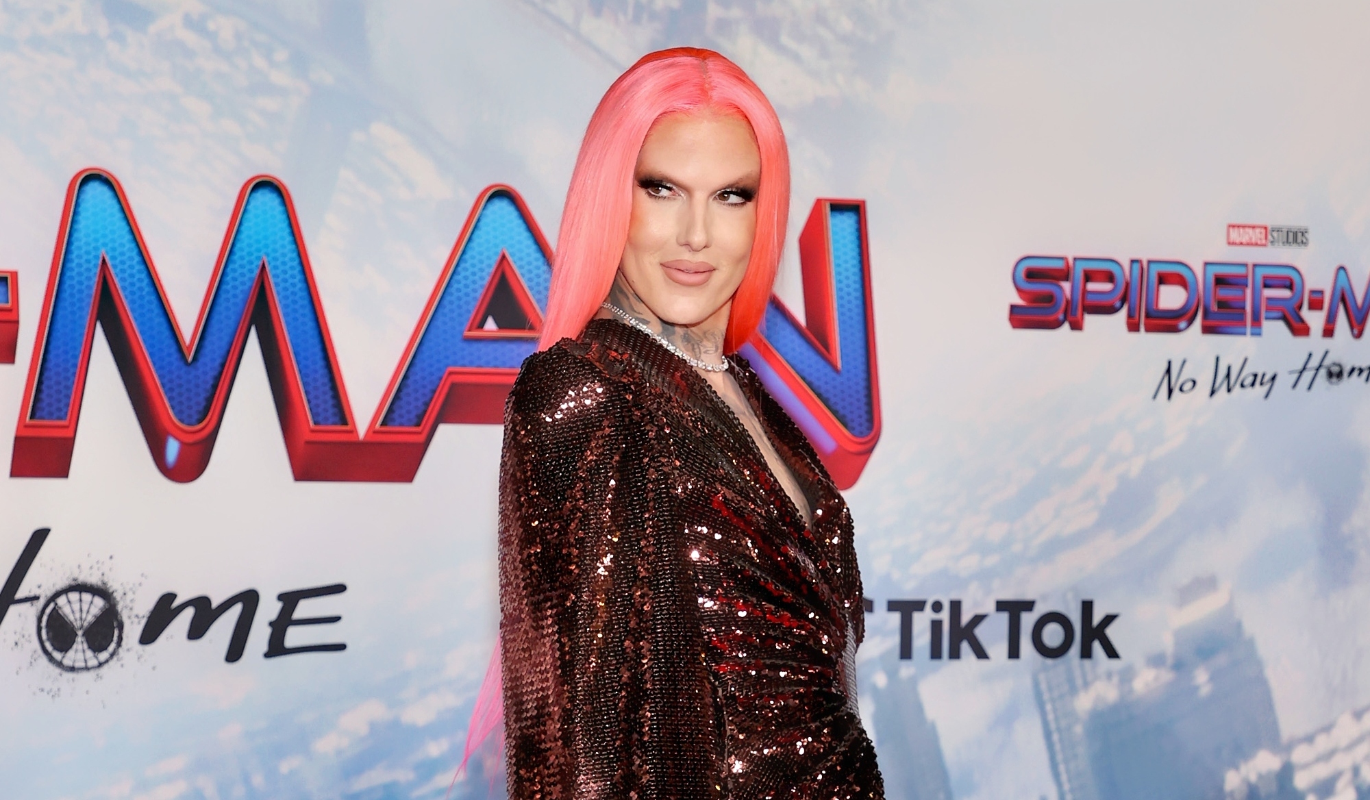 Jeffree Star reveals EXACT date he could unveil 'secret NFL star' boyfriend  after exciting fans with bombshell photo