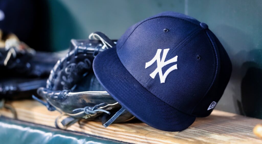 Yankees Won't Cover Cost of Wi-Fi for Players on Team Plane