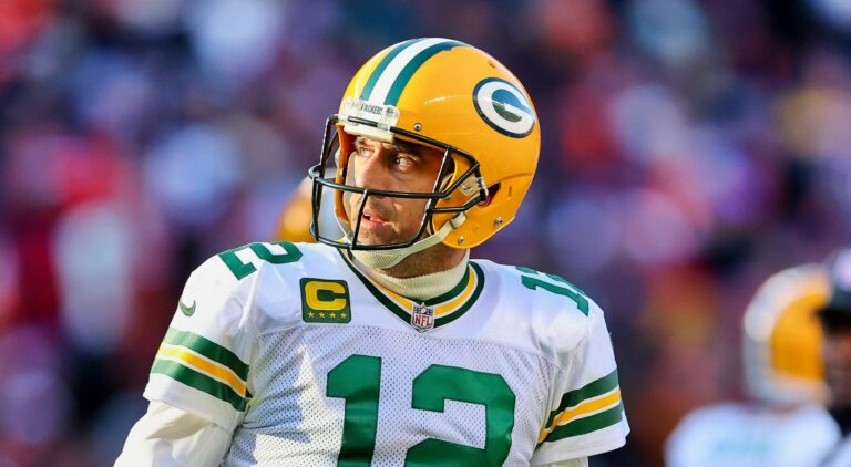 Ex-Packers Player Rips Jets Pursuing Aaron Rodgers