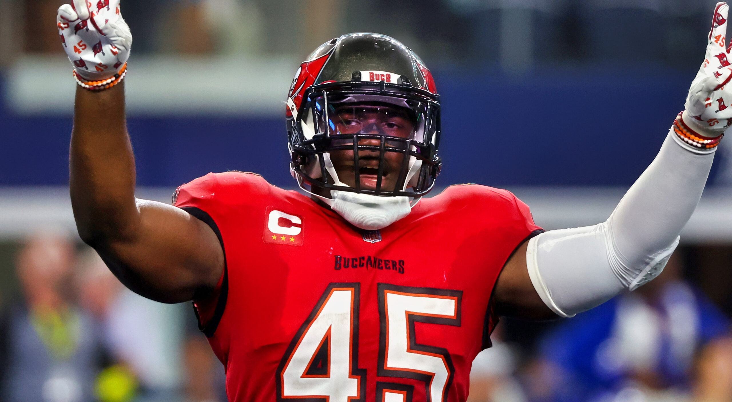 Tampa Bay Buccaneers Pick Up Fifth-Year Option on LB Devin White 2022