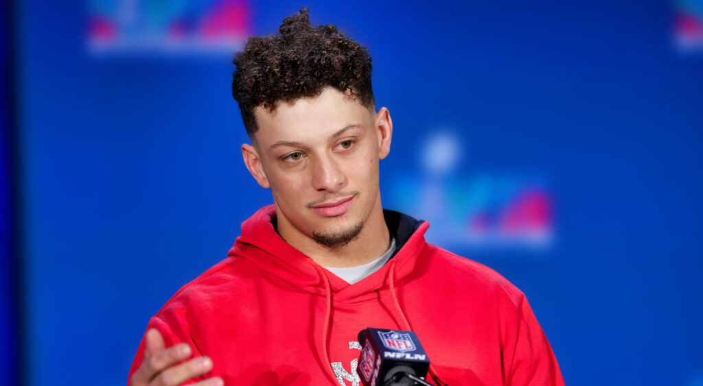 NFL Fans Are Praying For Patrick Mahomes Following Heartbreaking ...