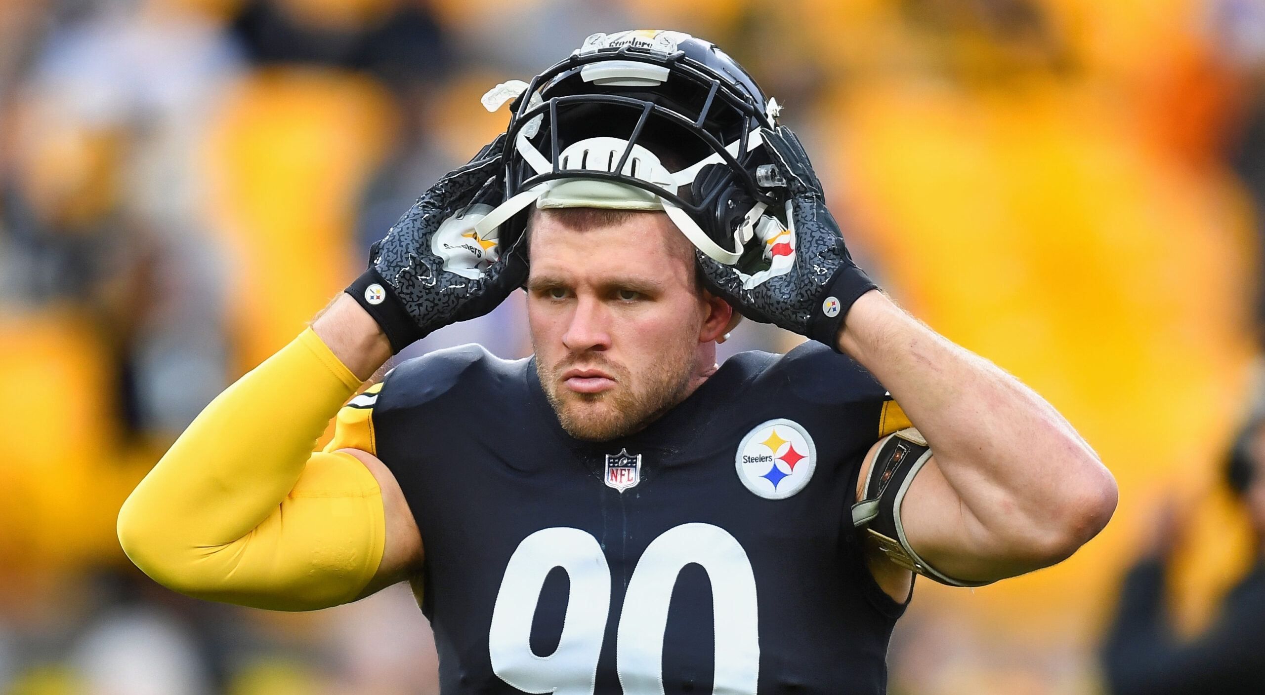 Pittsburgh Steelers linebacker TJ Watt (90) at warmups period