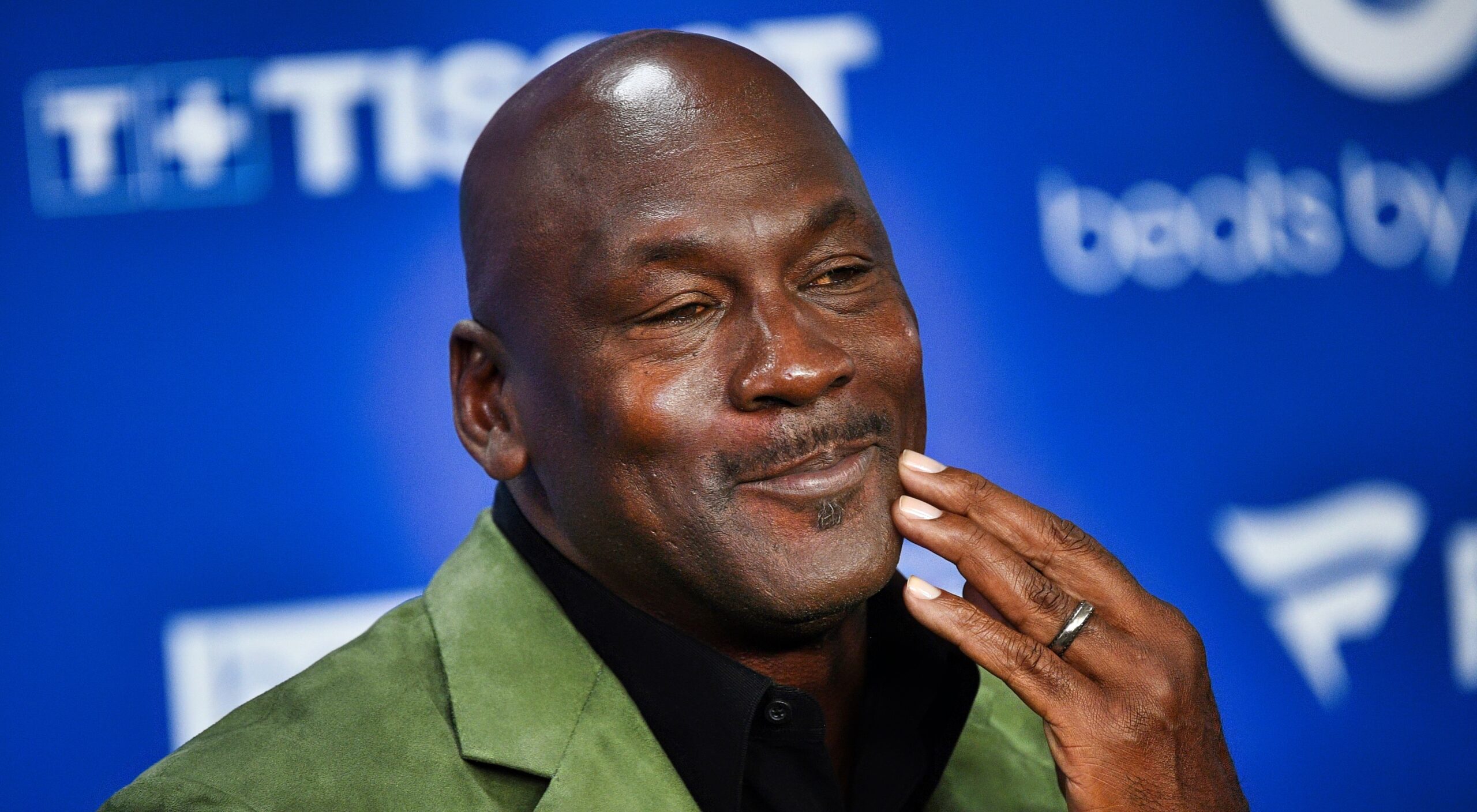 Report Michael Jordan Making 2975 Billion Off Hornets Sale 