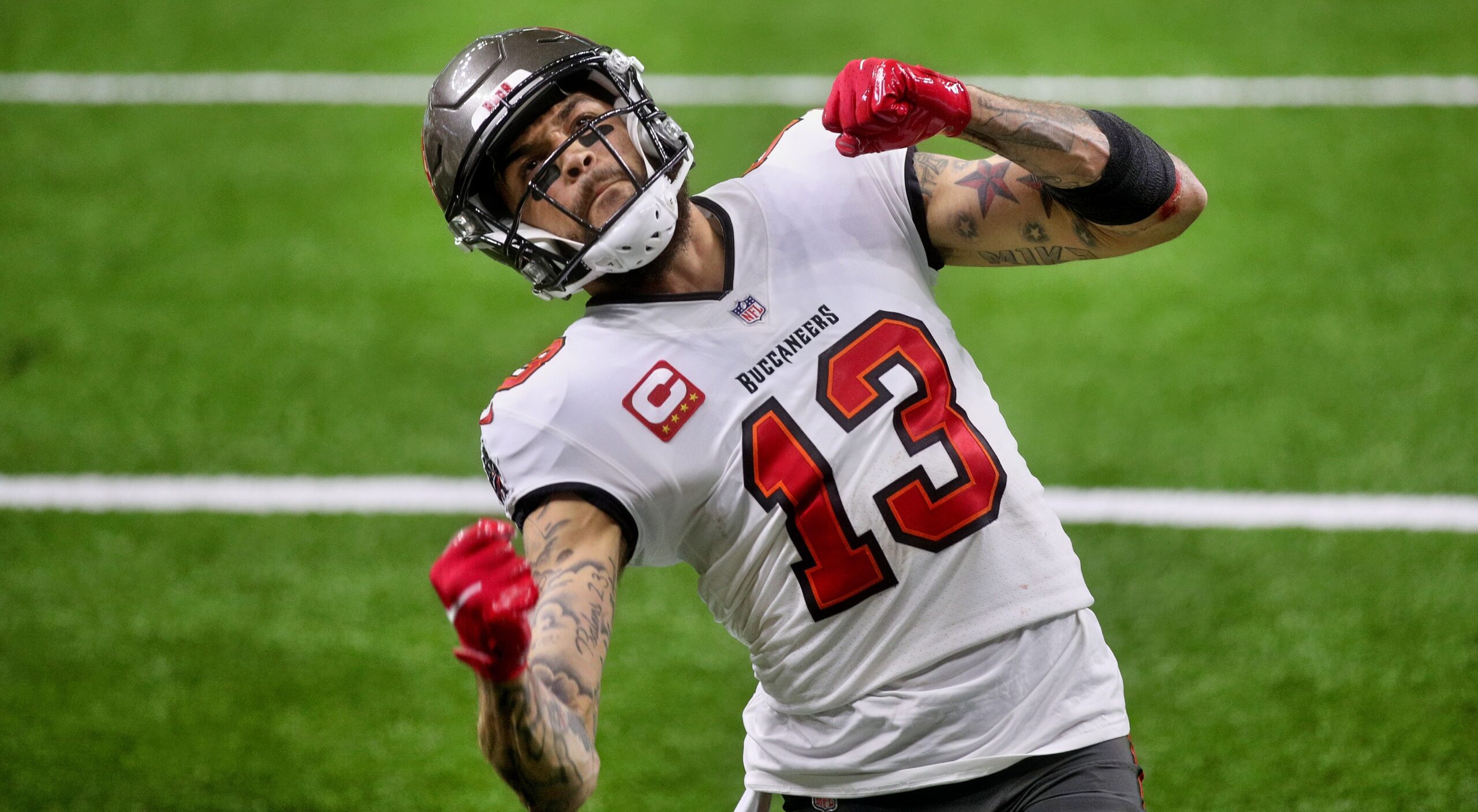 Mike Evans Getting TRADED to the New York Jets?? TRADE RUMORS Swirl!! 