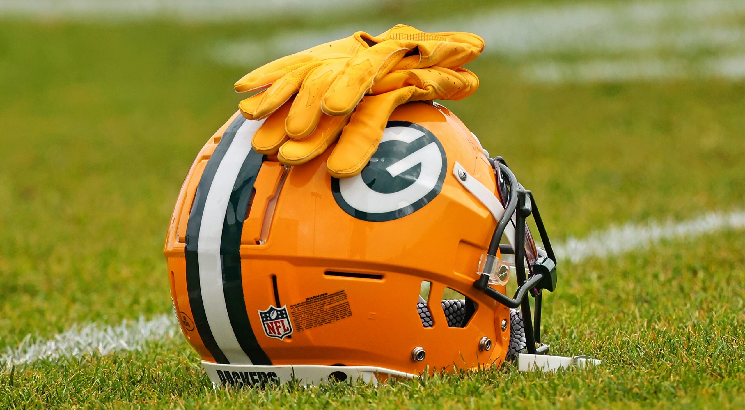 Packers Star Texted Bears Player To Apologize After Game - The