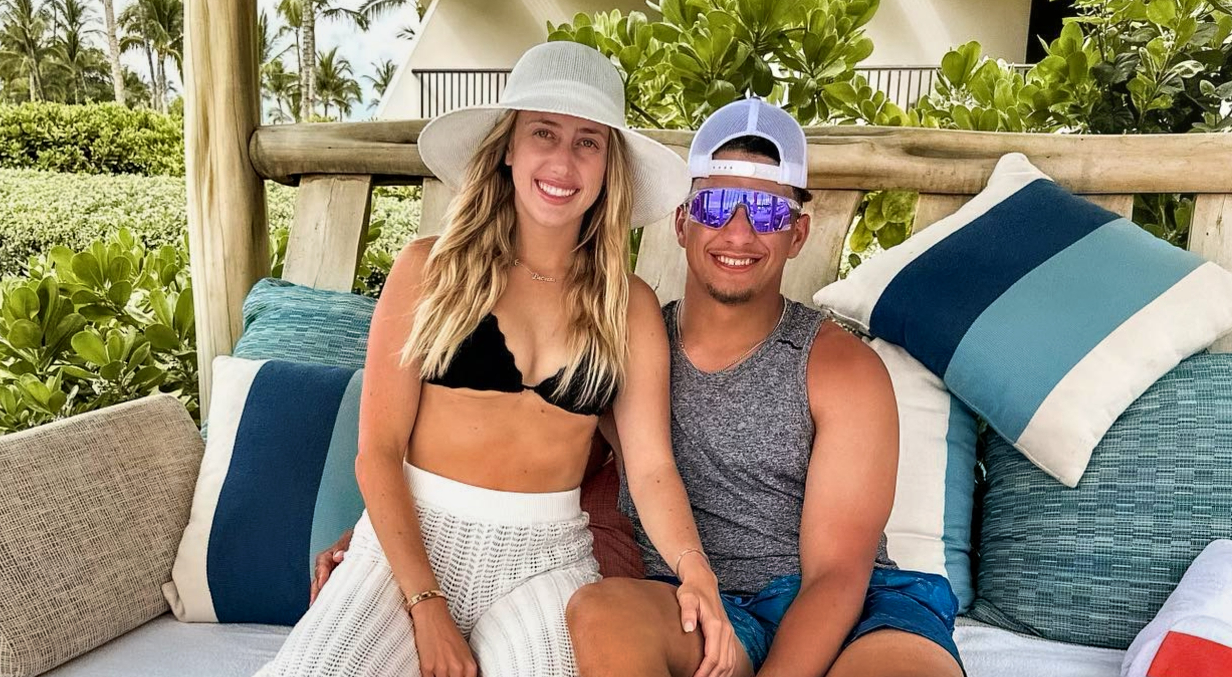 Patrick Mahomes Squats to Get the Perfect Instagram Shots for Wife