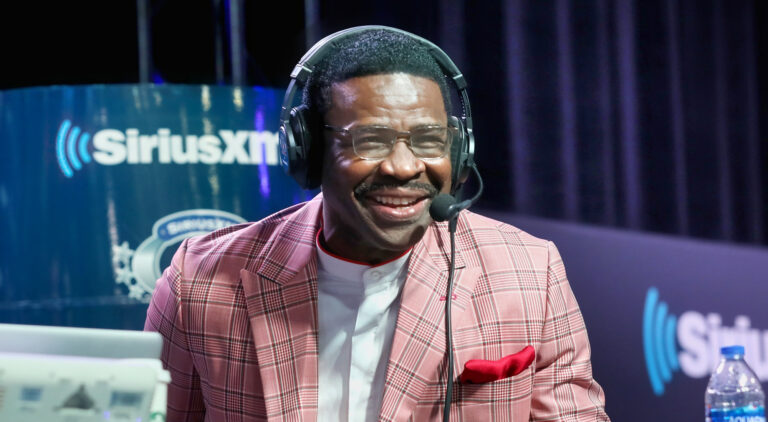 Michael Irvin smiling