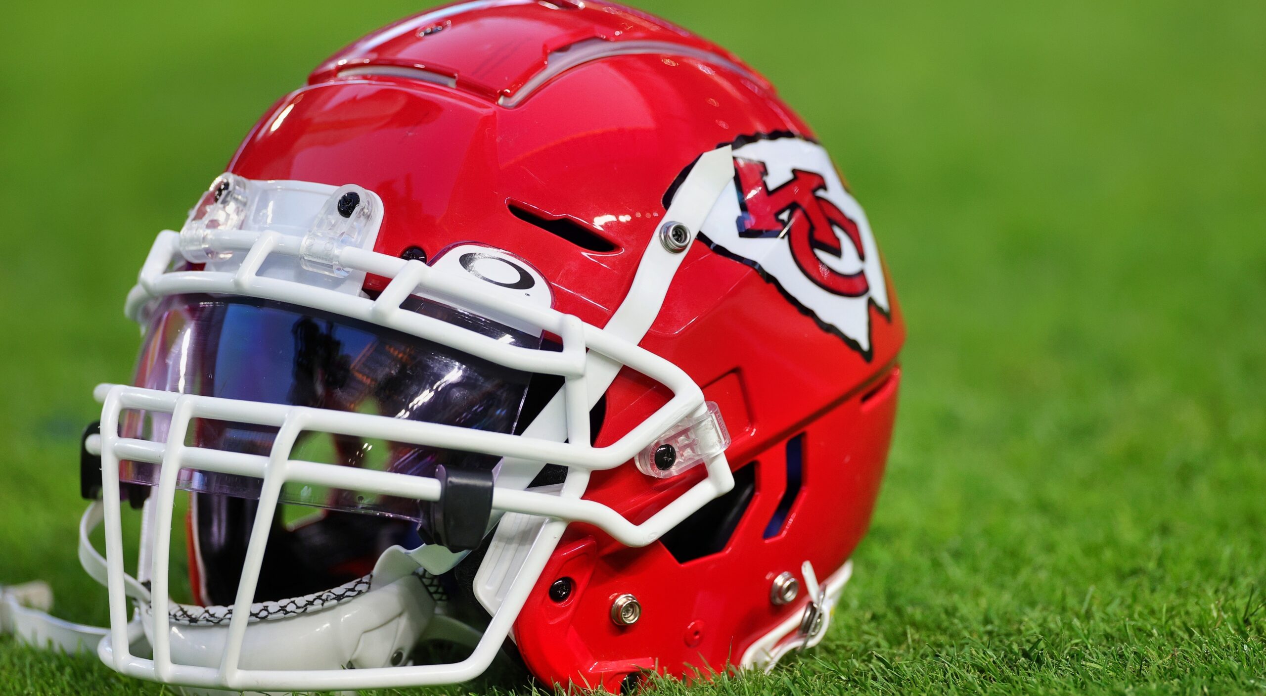 REPORT: Chiefs' Kadarius Toney Suffers Knee Injury At Practice