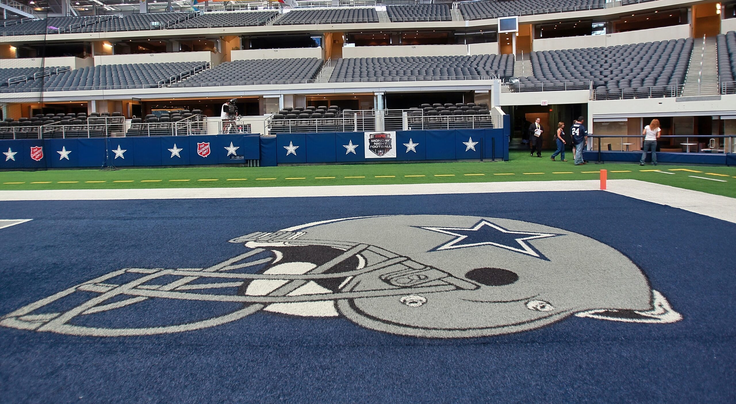 Dallas Cowboys Sign USFL Standout Player For Starting Role