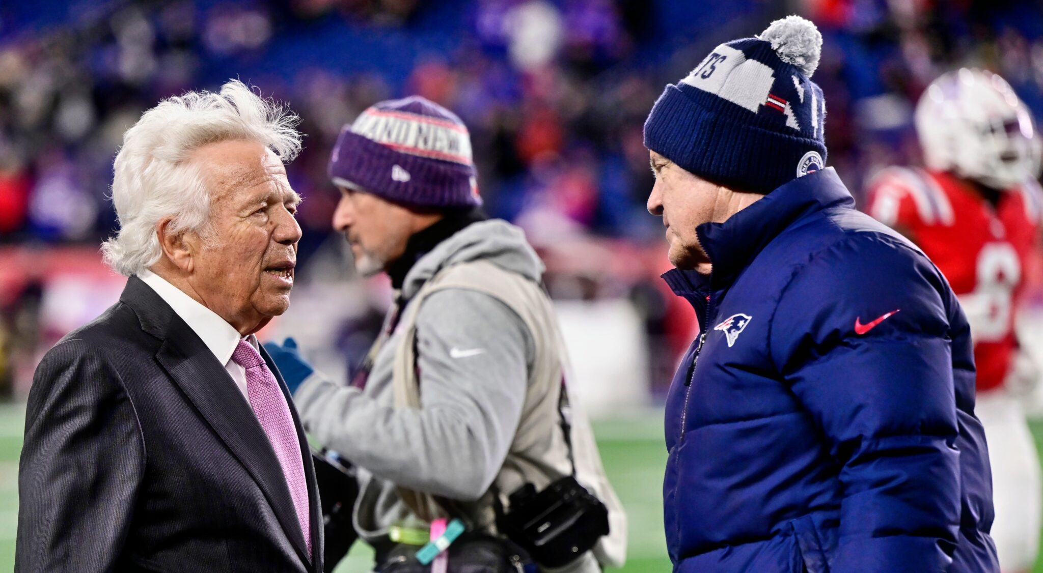 NFL Insider Thinks Patriots' HC Bill Belichick May Be On Hot Seat