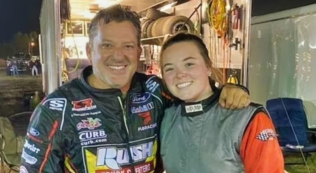 Ashlea Albertson, driver for Tony Stewart, killed in interstate highway  two-car crash