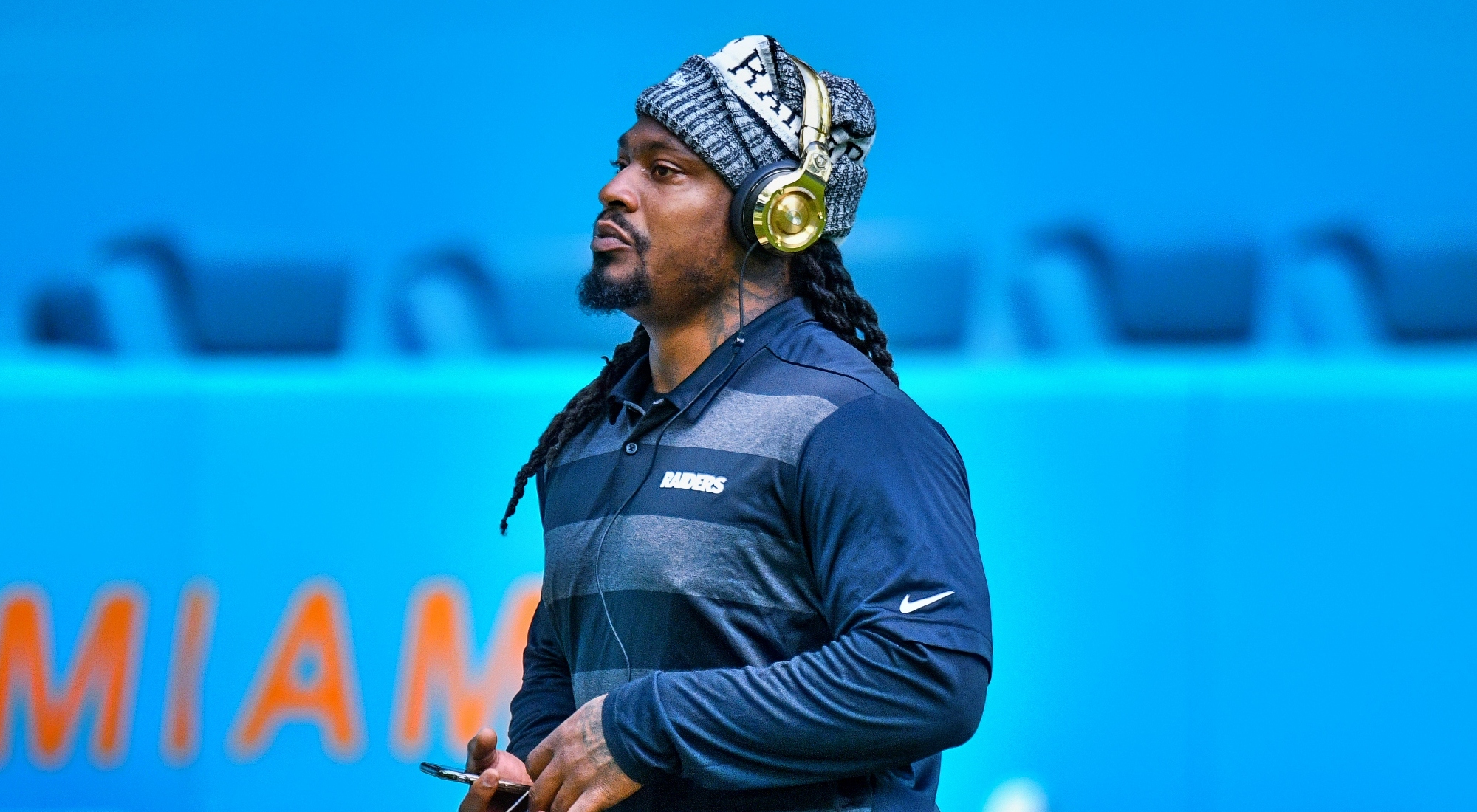 Longtime NFL running back Marshawn Lynch visits Toronto Argonauts, wears  team parka - 3DownNation