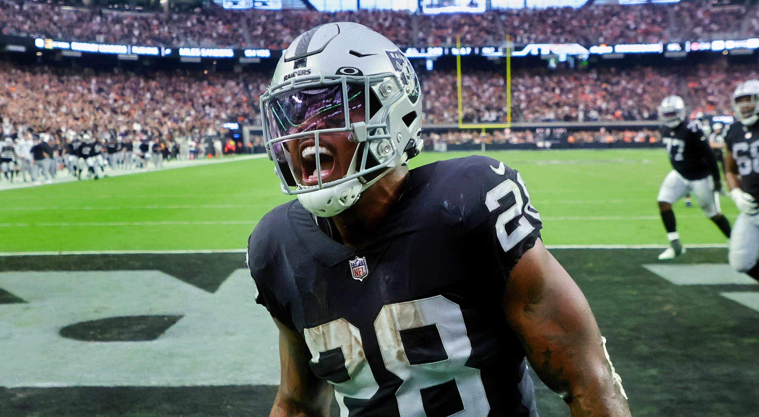 Chiefs & Broncos Interested In Raiders RB Josh Jacobs 