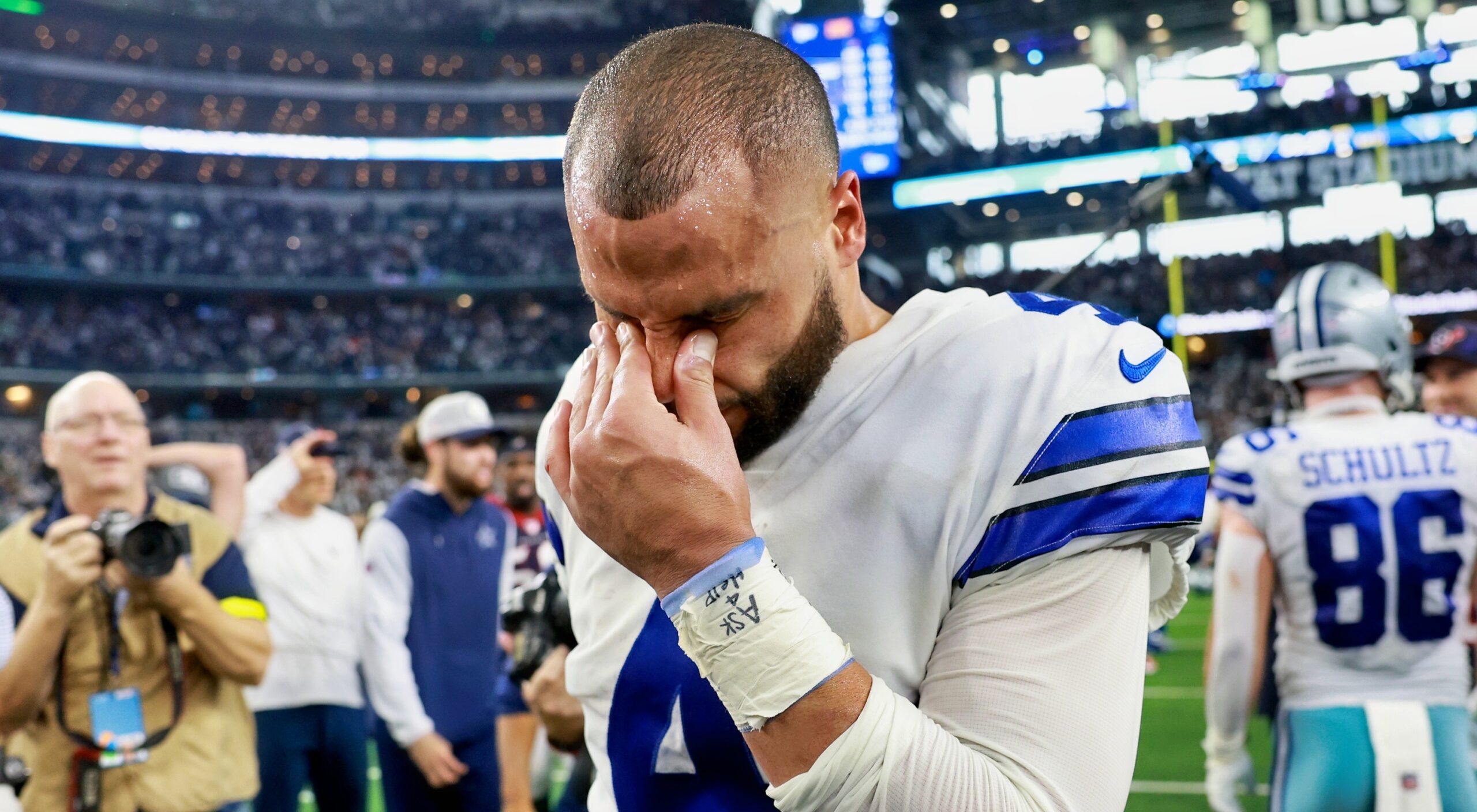 Trevon Diggs trash talks Dak Prescott at Cowboys practice