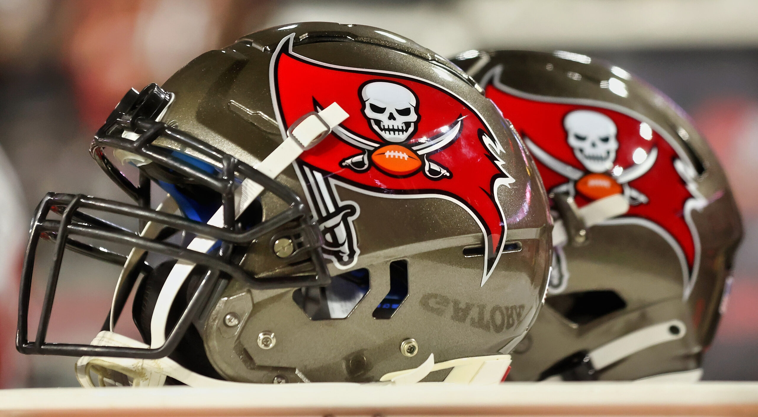 Bucs Starting Center Suffers A Likely Career Ending Injury