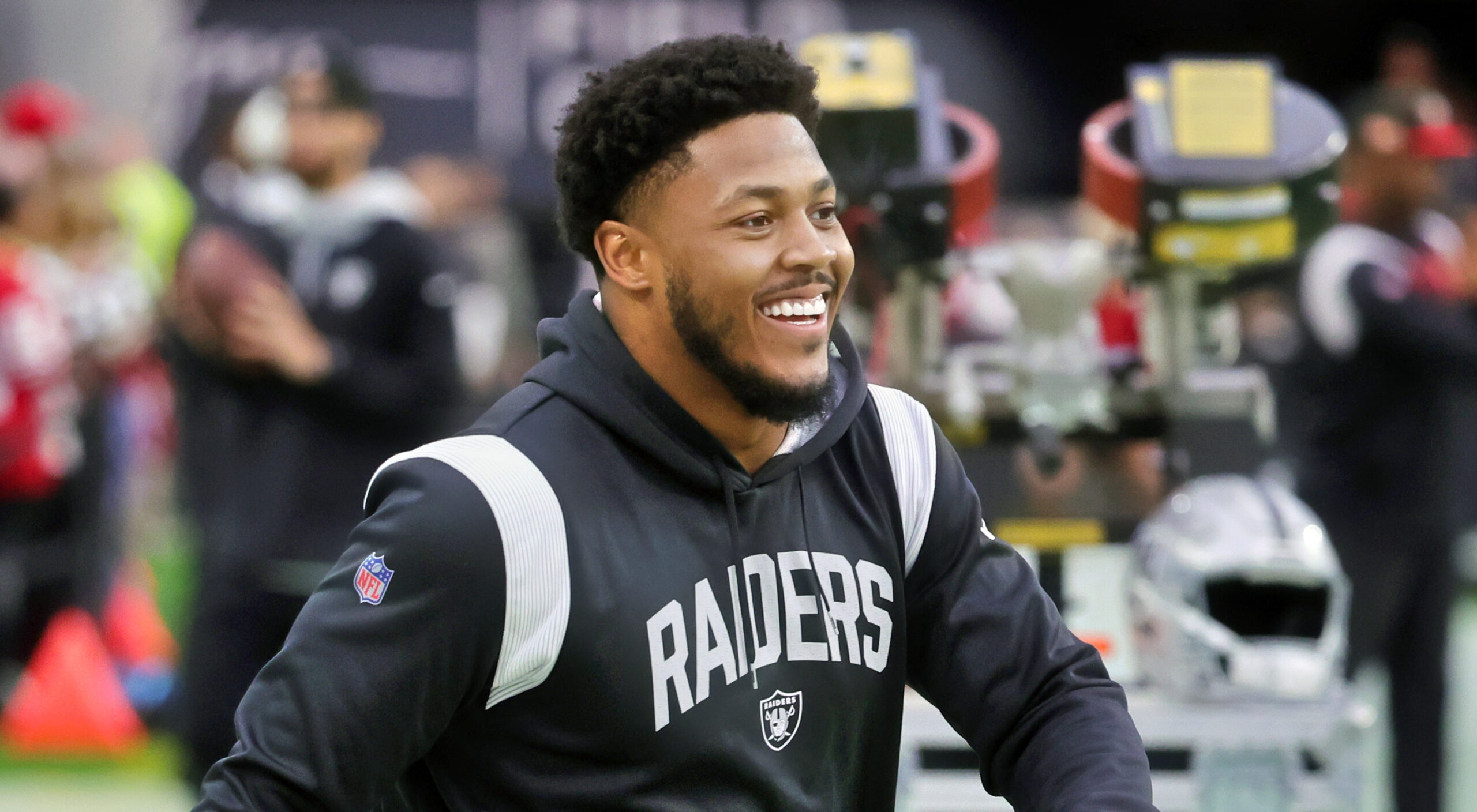 Josh Jacobs ends holdout, returns to Raiders on one-year deal - Sactown  Sports