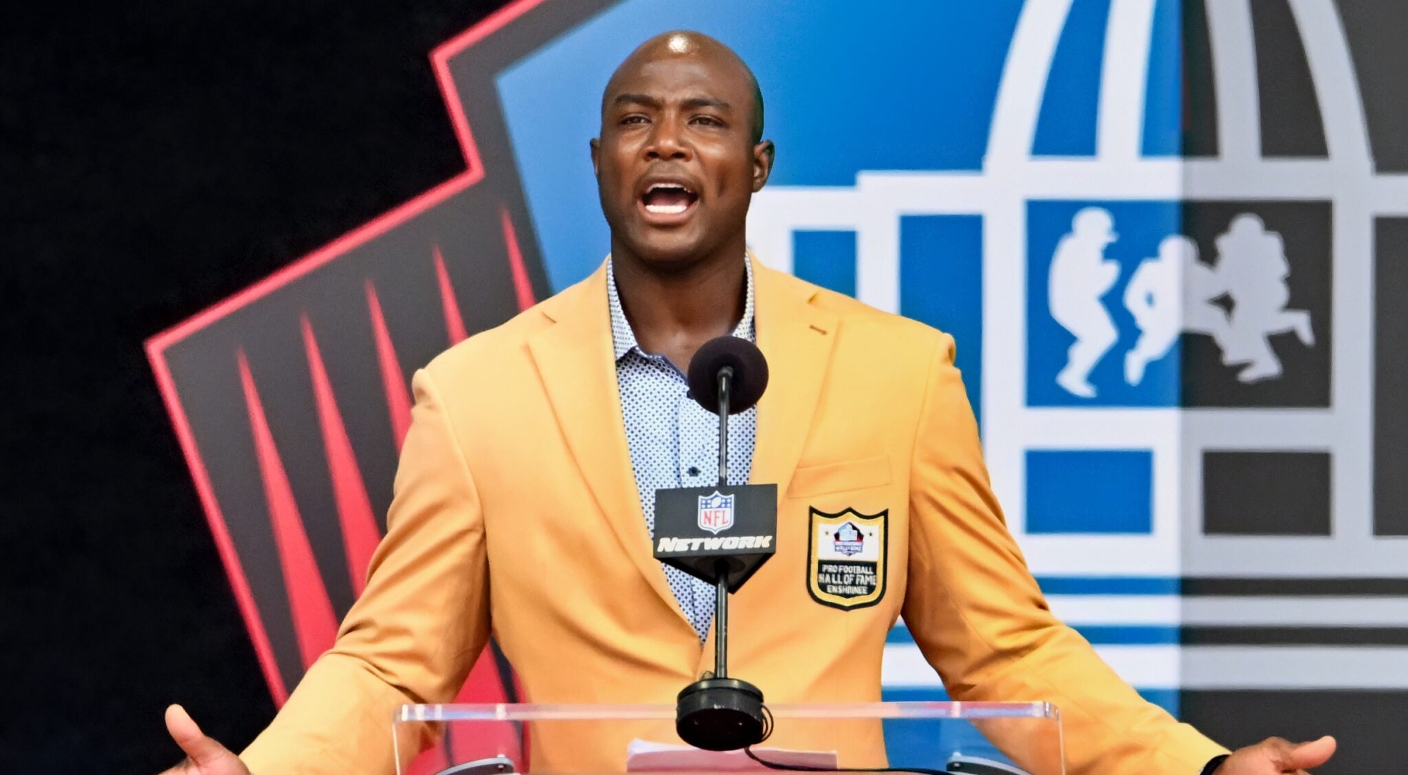 DeMarcus Ware Disrespected Dallas With Hall Of Fame Display