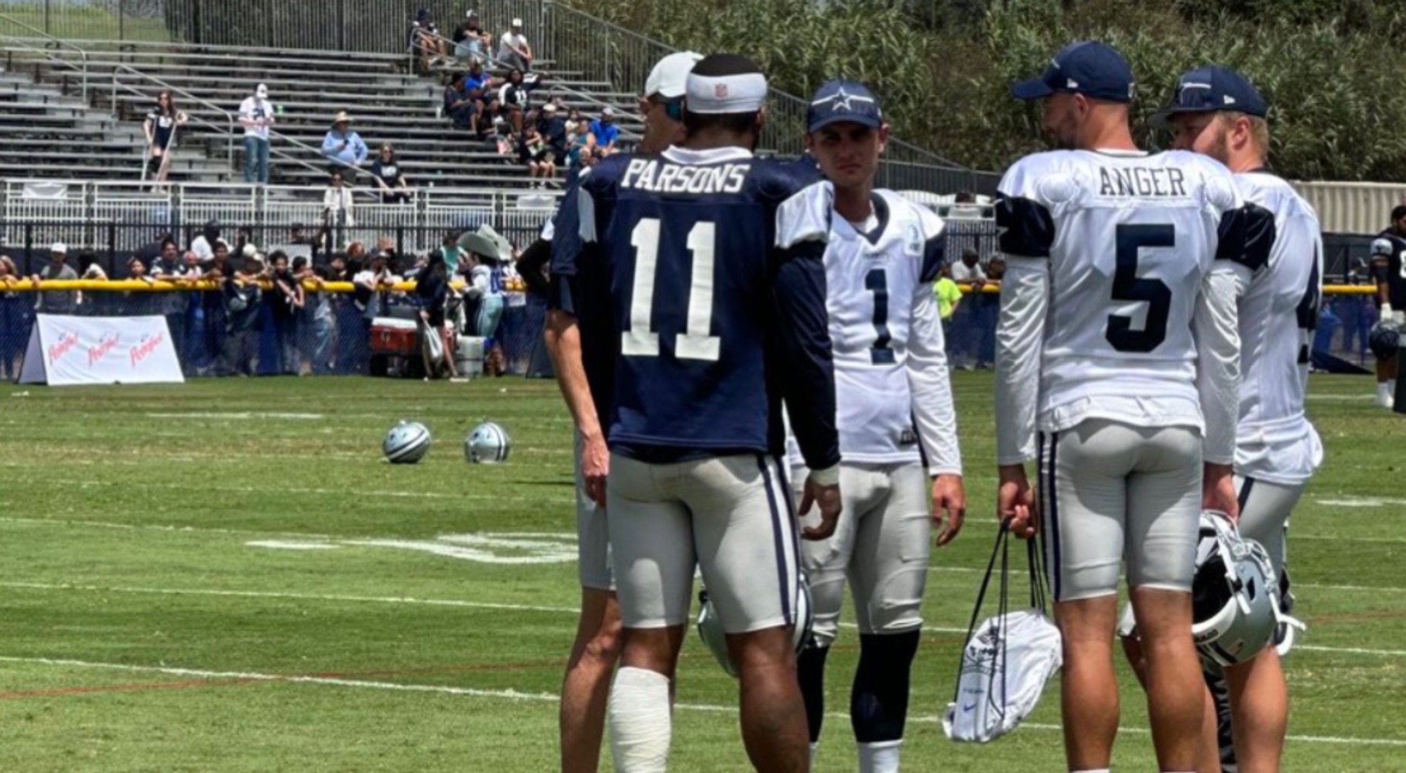 Micah Parsons Exited Practice With Leg Injury