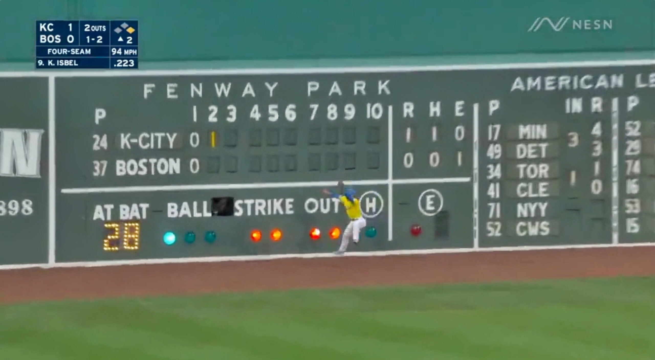 Ball gets stuck in light of Fenway Park's Green Monster scoreboard