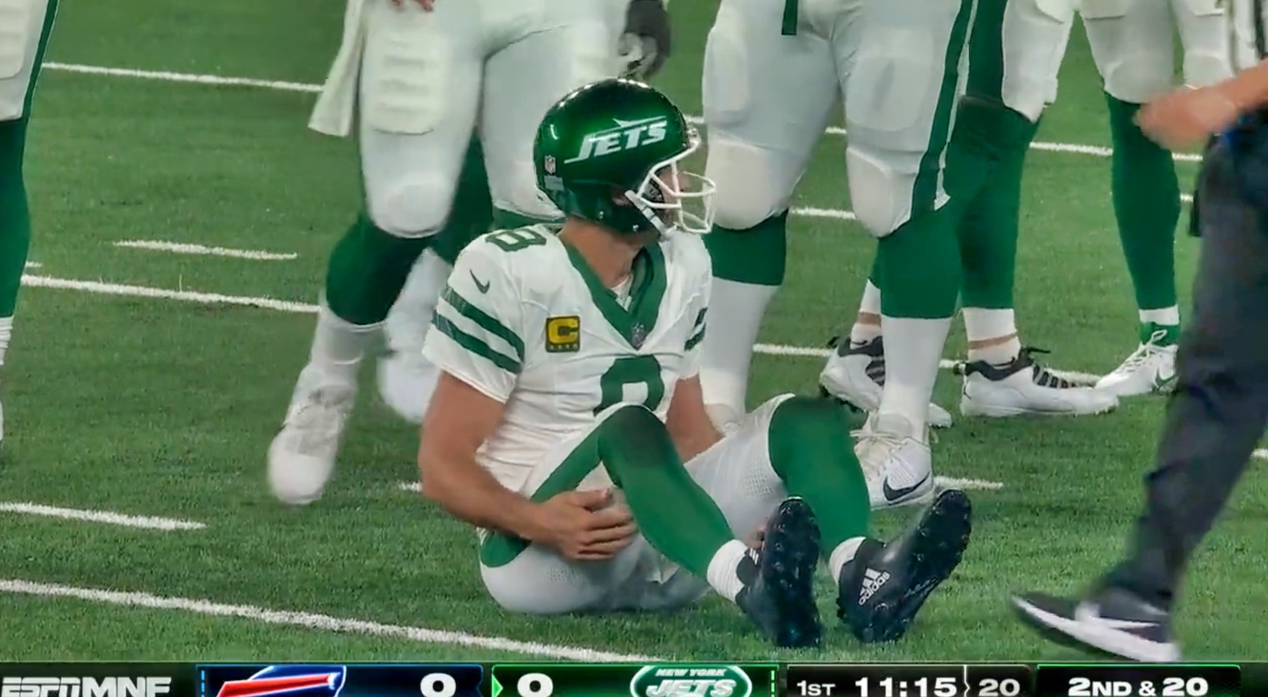 Aaron Rodgers Suffers Ankle Injury in New York Jets Debut