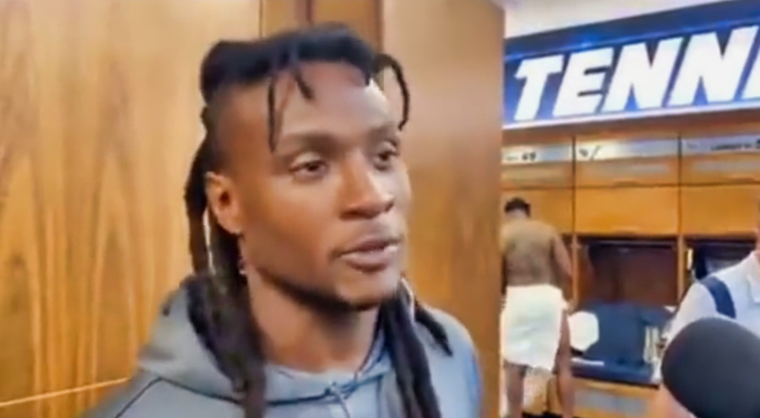 Titans Player In The Buff During DeAndre Hopkins Interview