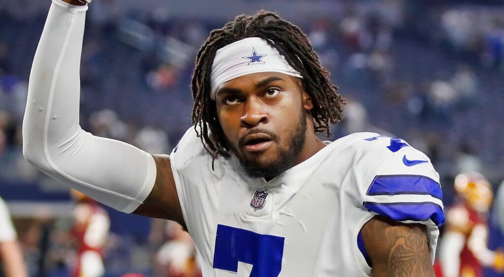 Cowboys' Diggs out for season after tearing ACL in practice