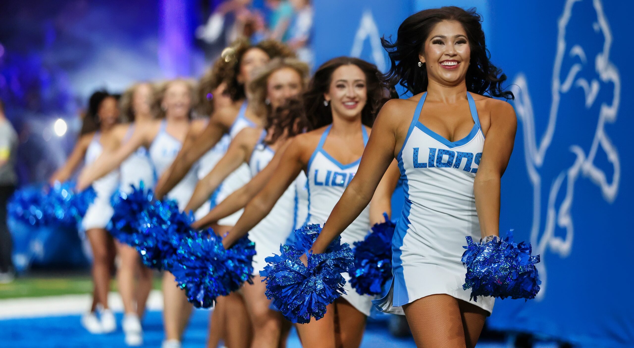 Lions Cheerleader Turning Heads Before Thursday Night's Game, The Spun