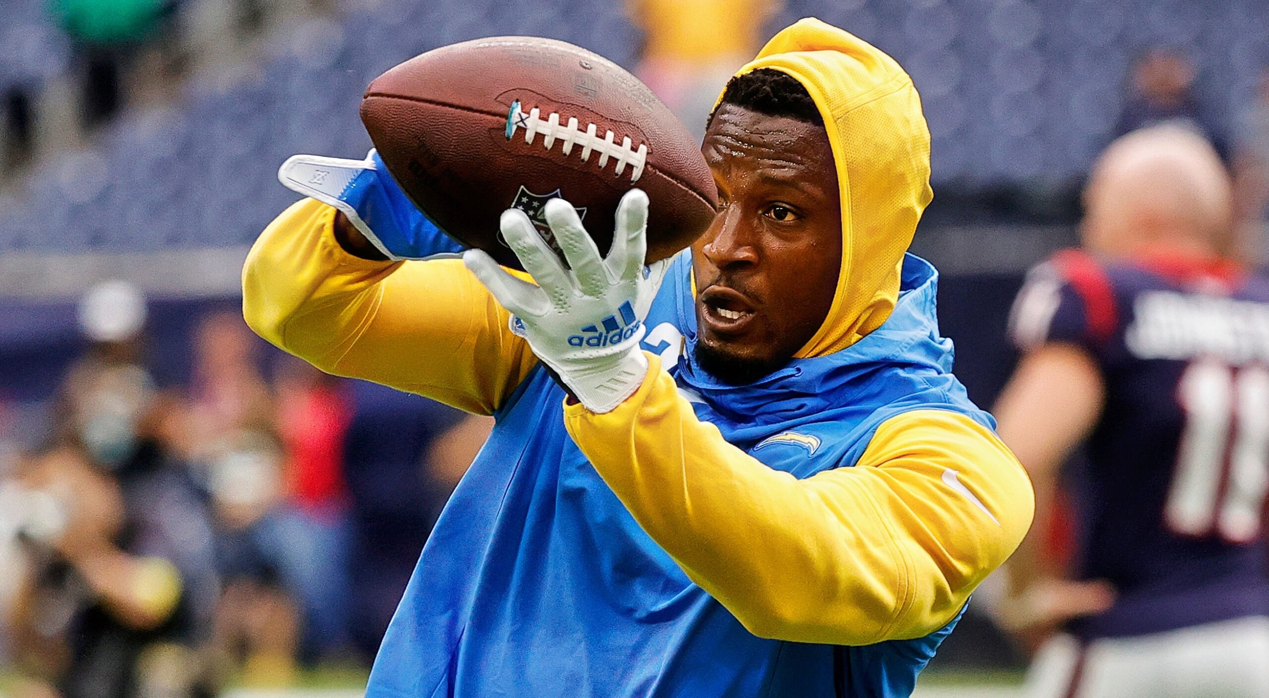 Breaking: Warrant Issued For Los Angeles Chargers Star Cornerback