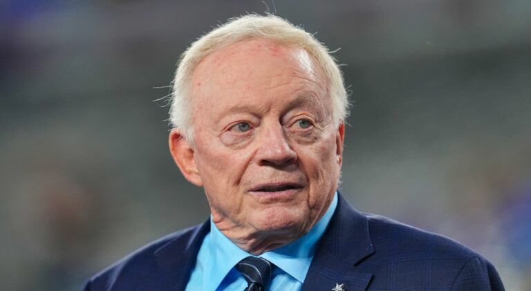 Jerry Jones in suit