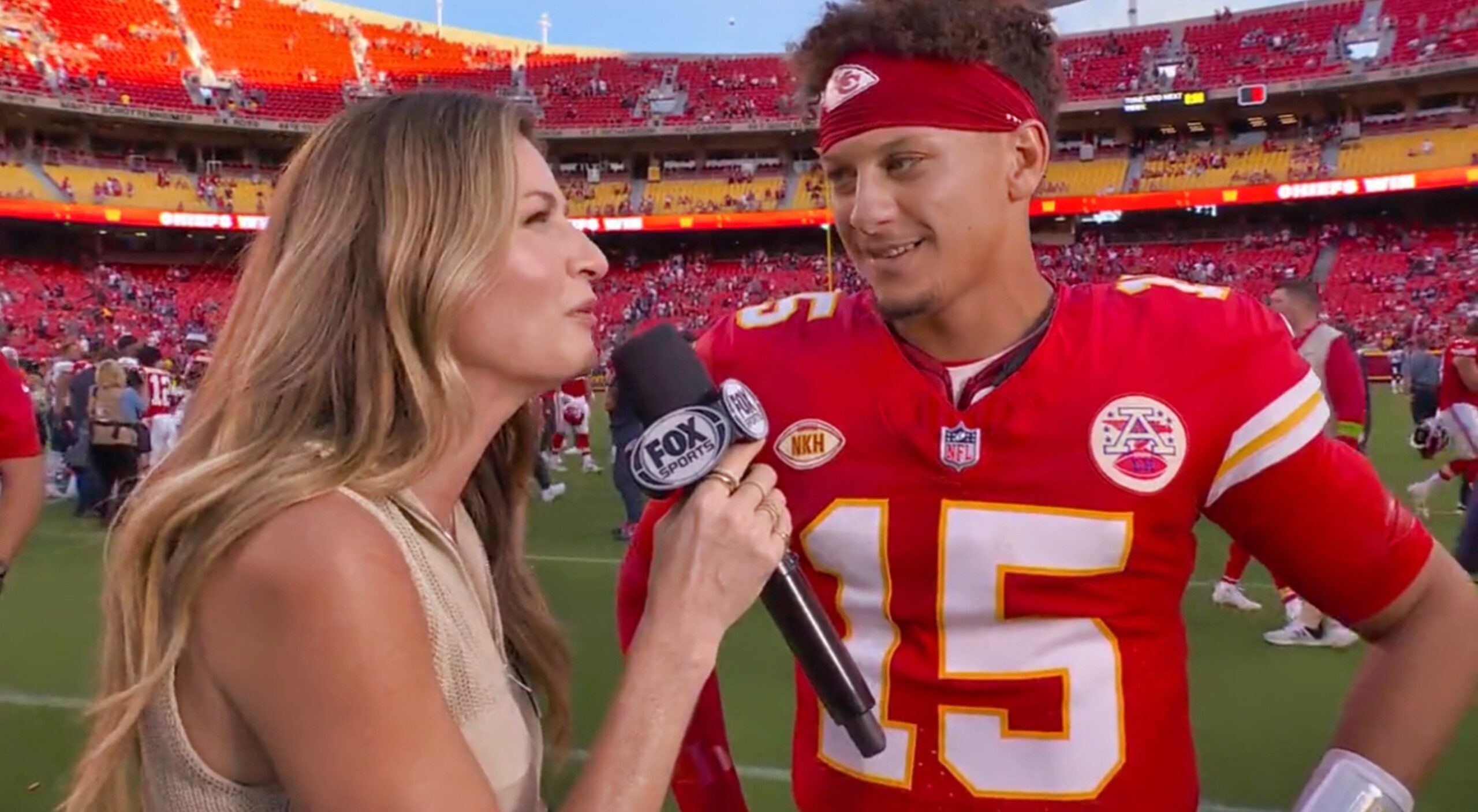 Patrick Mahomes Met Taylor Swift at a Chiefs Party – Billboard