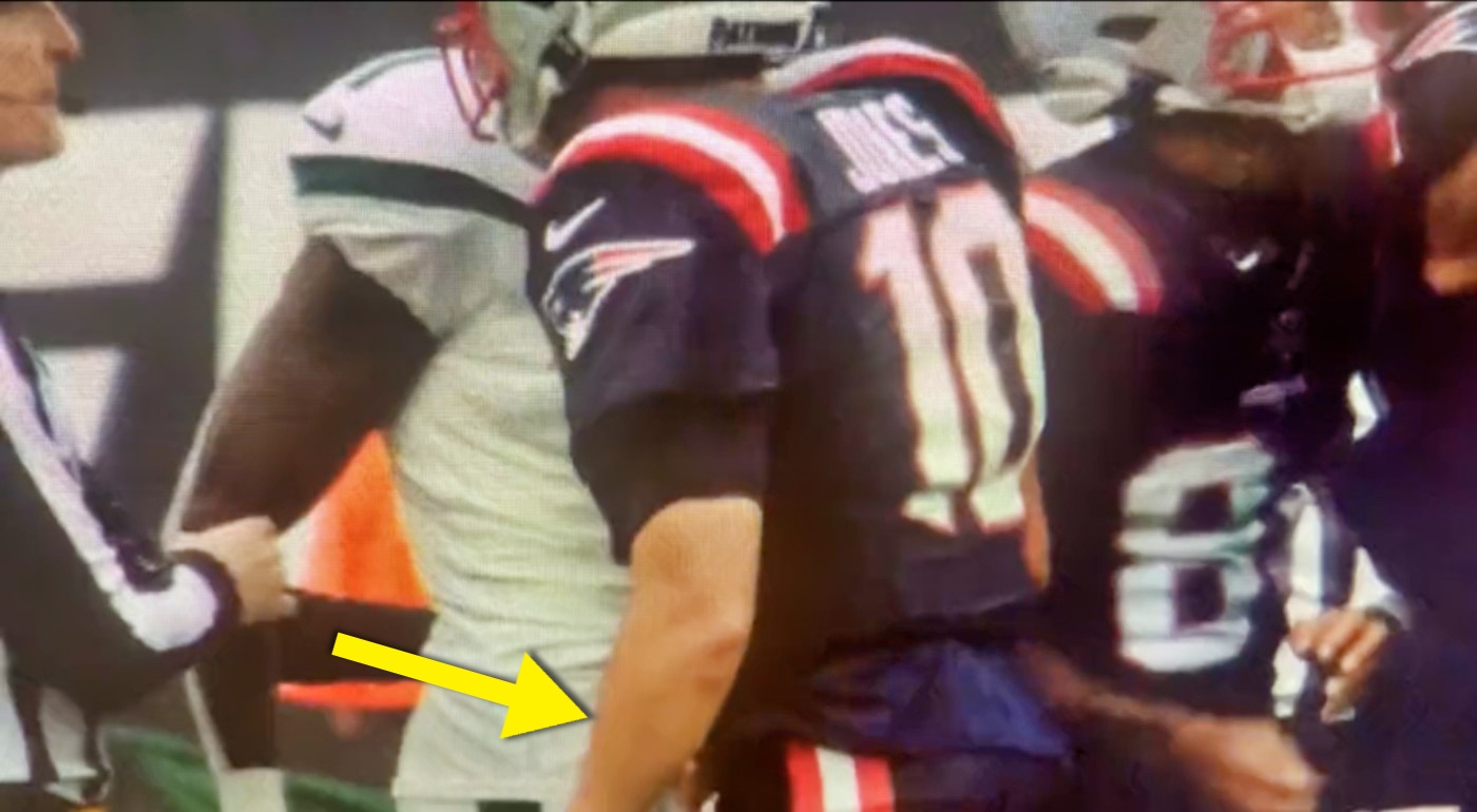 New England Patriots QB Mac Jones accused of 'dirty play' by Cincinnati  Bengals player