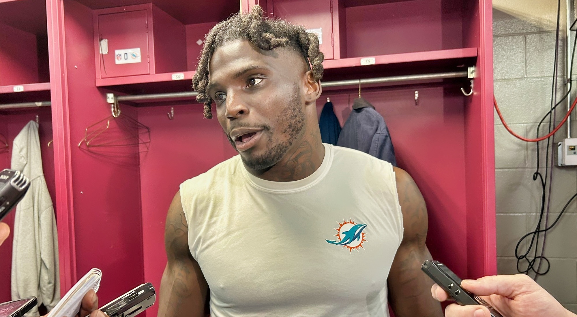 Dolphins WR Tyreek Hill: Patriots fans are some of 'worst fans' in NFL