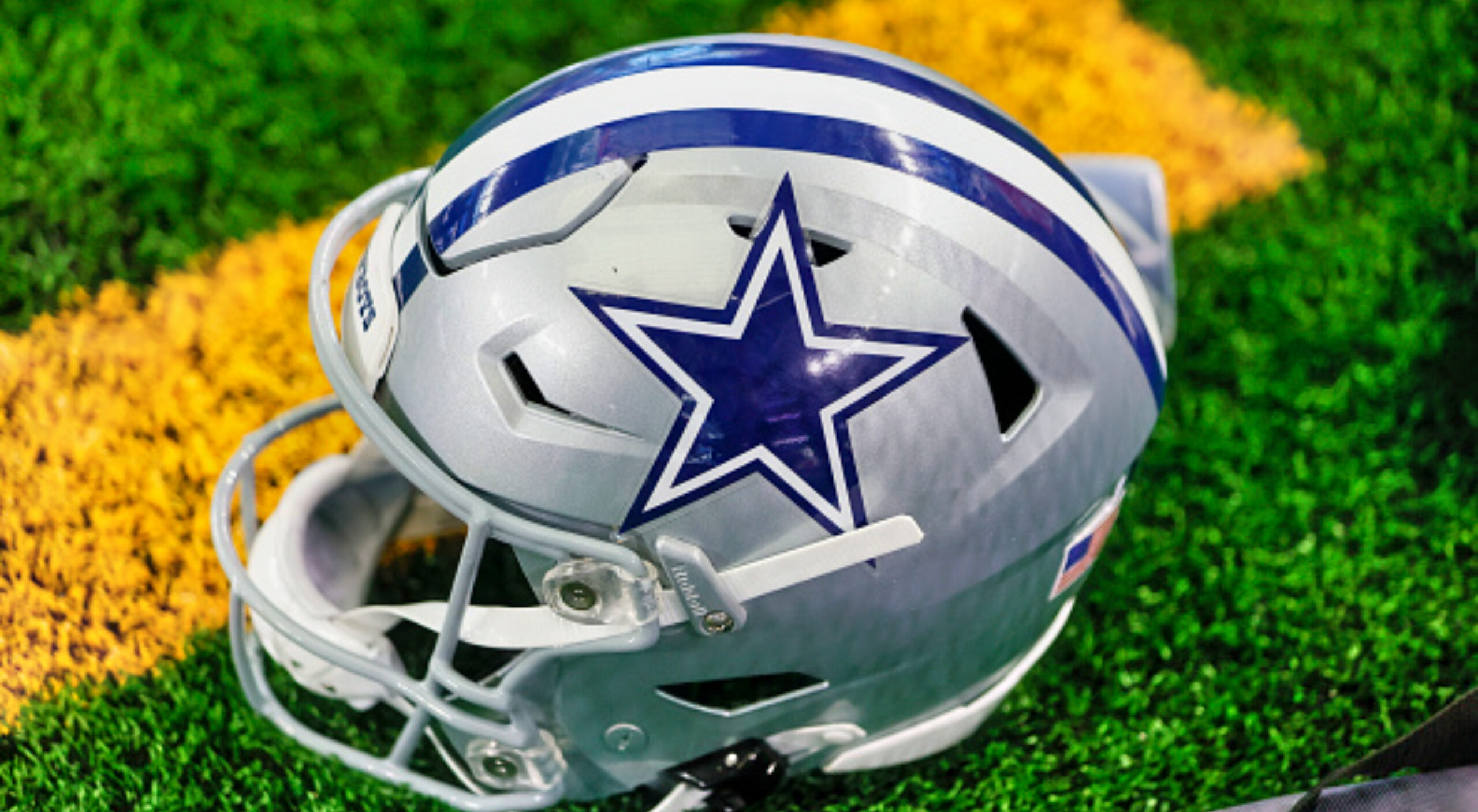 Cowboys Starter Leaves Practice With 'Hamstring Discomfort