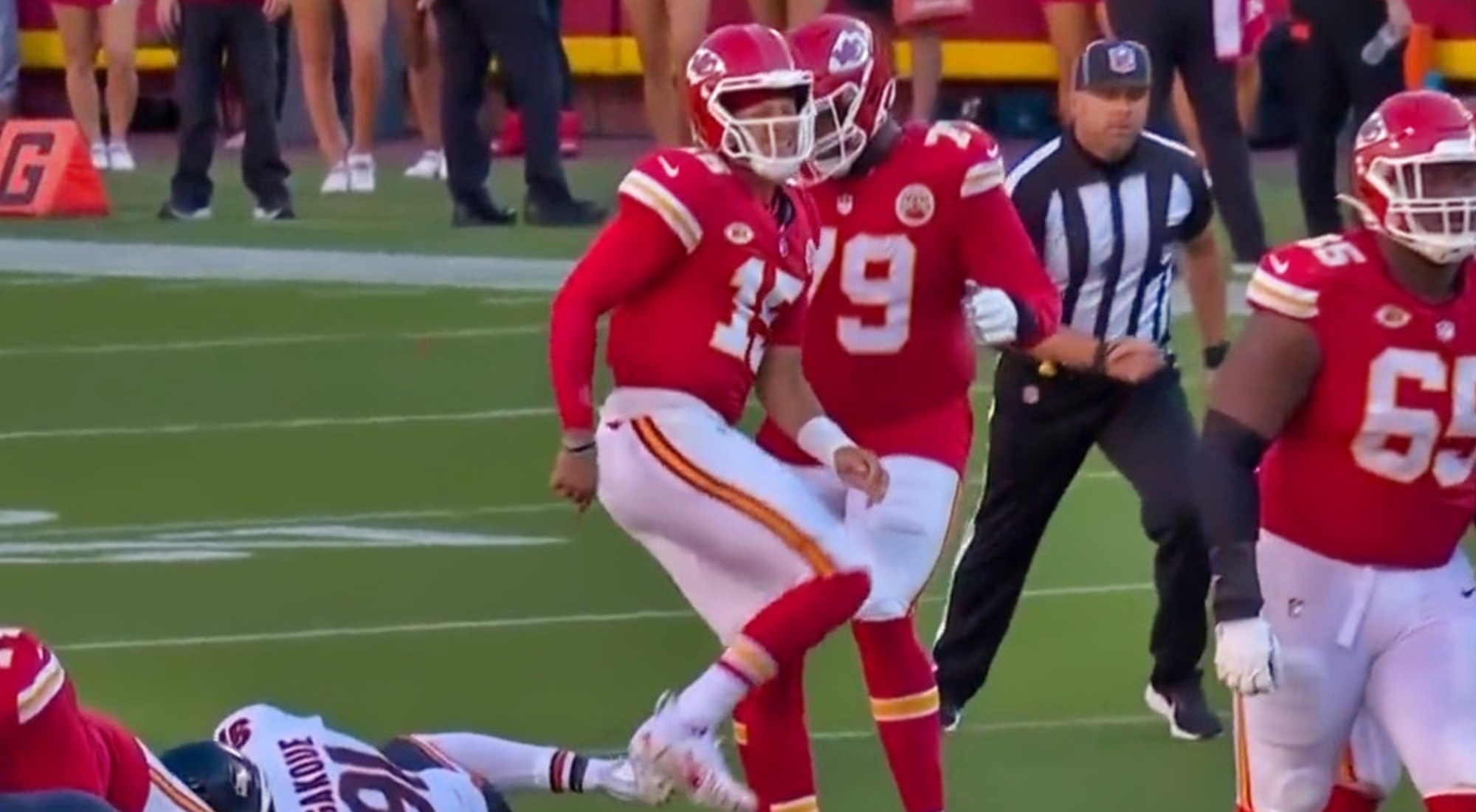 Patrick Mahomes In Severe Pain After Getting Ankle Rolled On