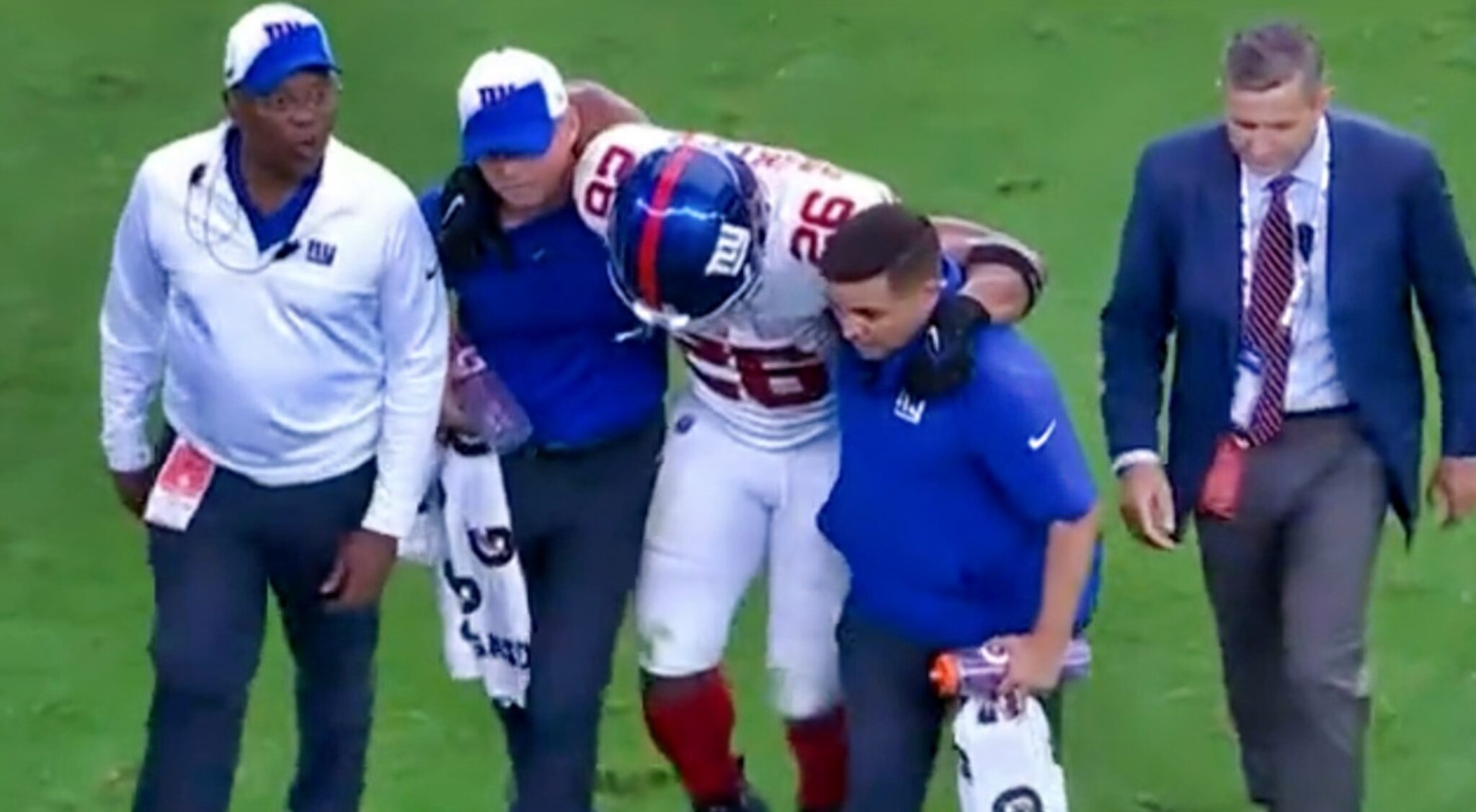 BREAKING Saquon Barkley Carried Off Field After Injury