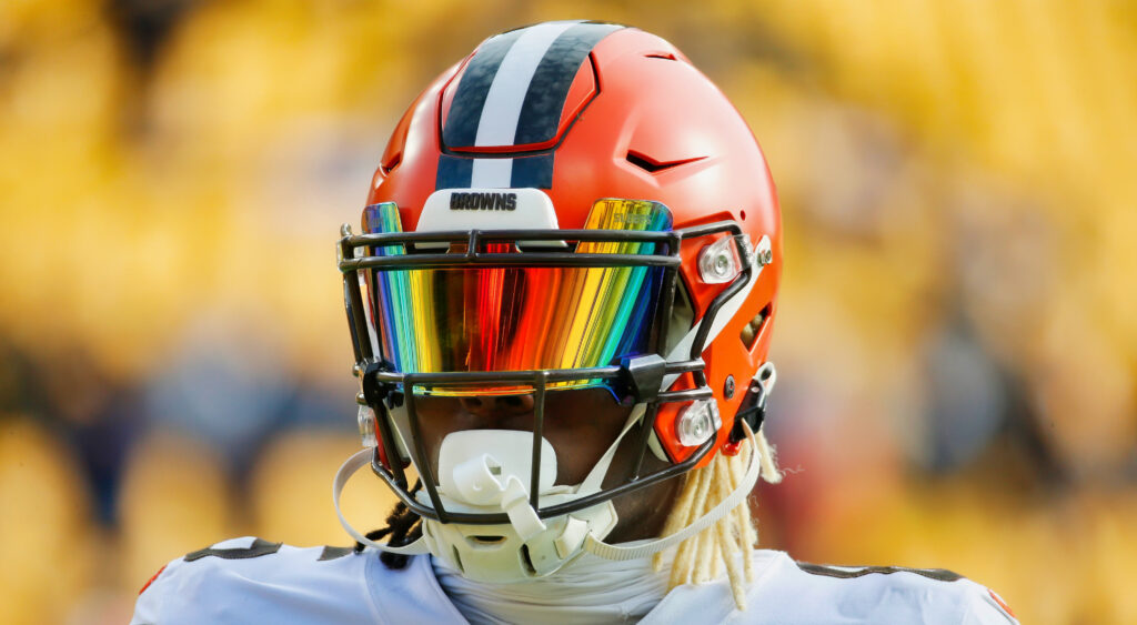 Cleveland Browns To Revive White Facemasks Against Baltimore