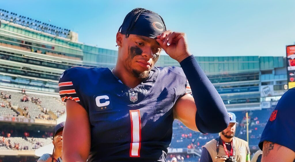 Justin Fields of Chicago Bears looking on.