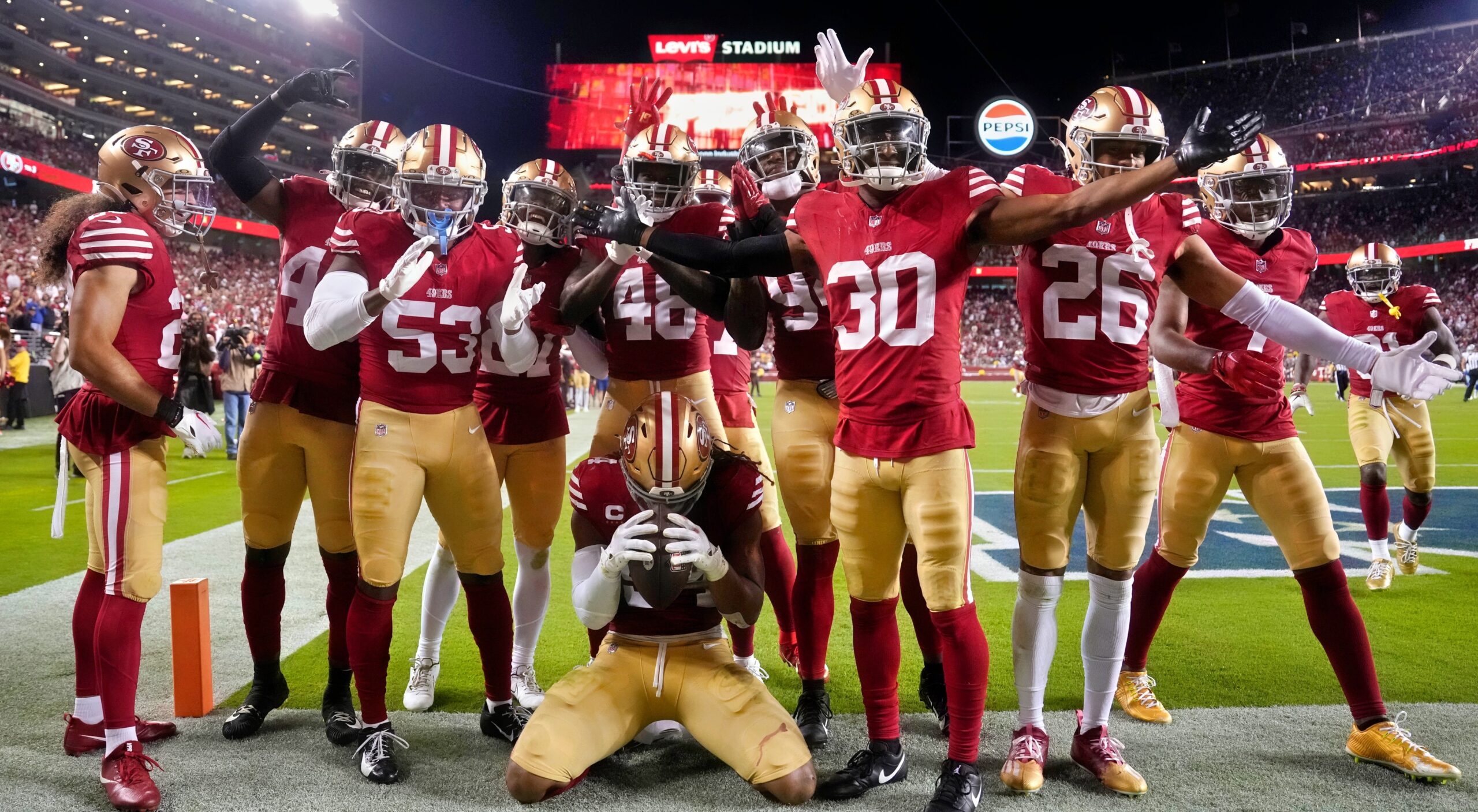 Javon Kinlaw, 49ers teammates feud with 'low life' blogger after  expletive-laced   video