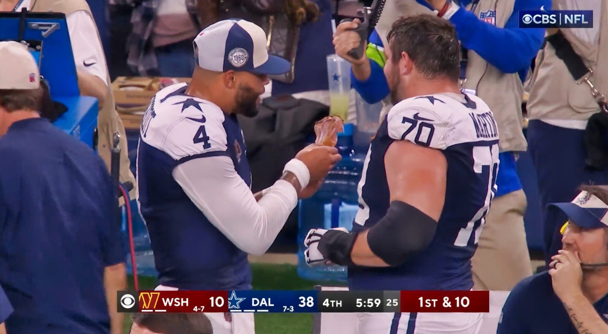 Cameras Caught Dak Prescott Eating Turkey On Sidelines (VIDEO)