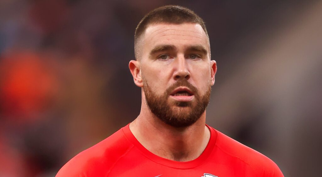 travis kelce in red shirt