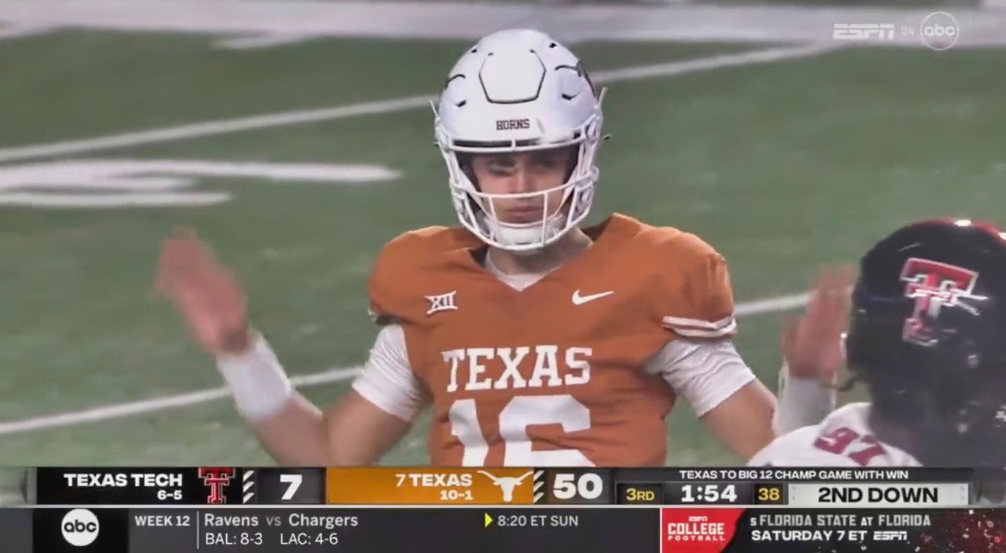 Arch Manning Throws His First Meaningful Pass With Texas