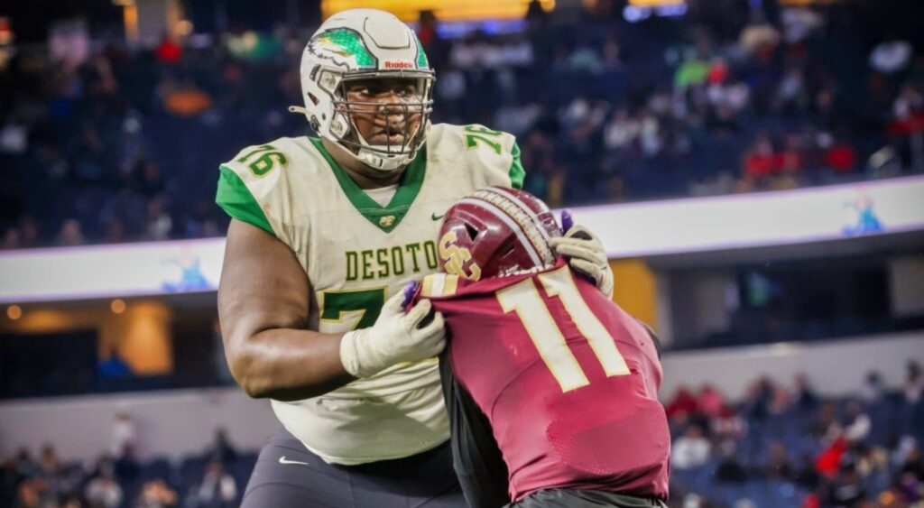 380Pound Texas HS Football Player Manhandles 6'4" Opponent