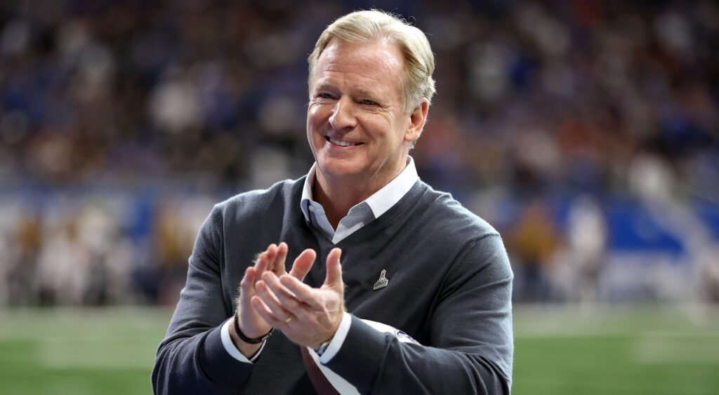 Roger Goodell clapping