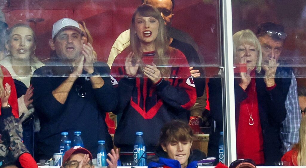 Taylor Swift in suite