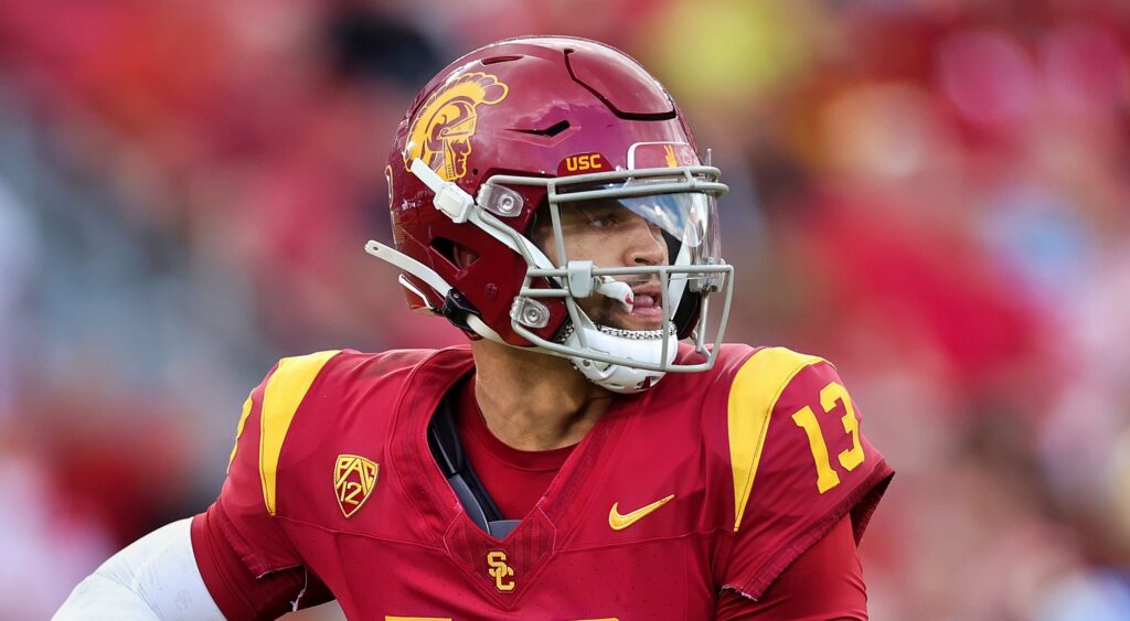 Caleb Williams of USC Trojans passing a ball.