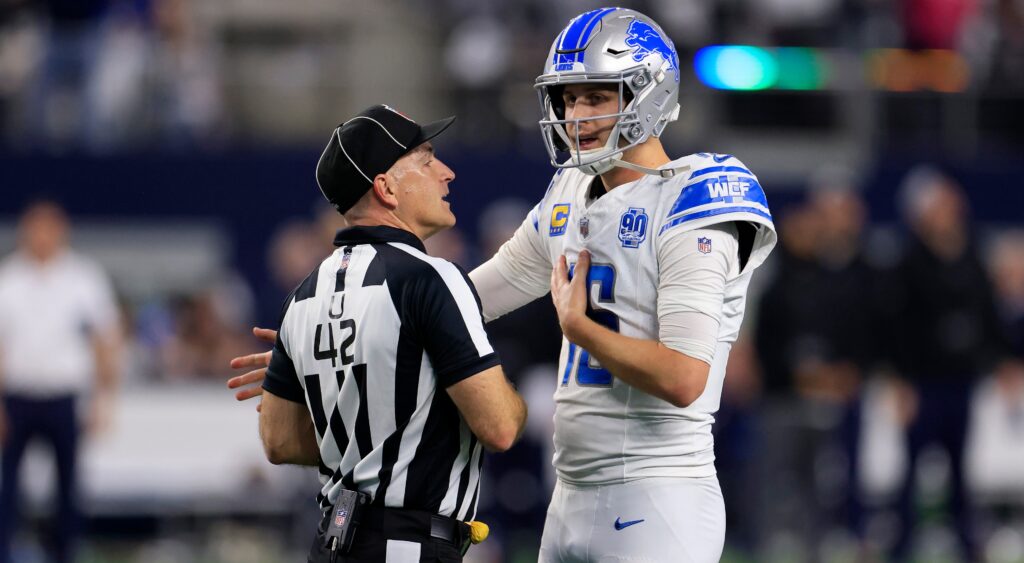 Jared Goff speaking to ref