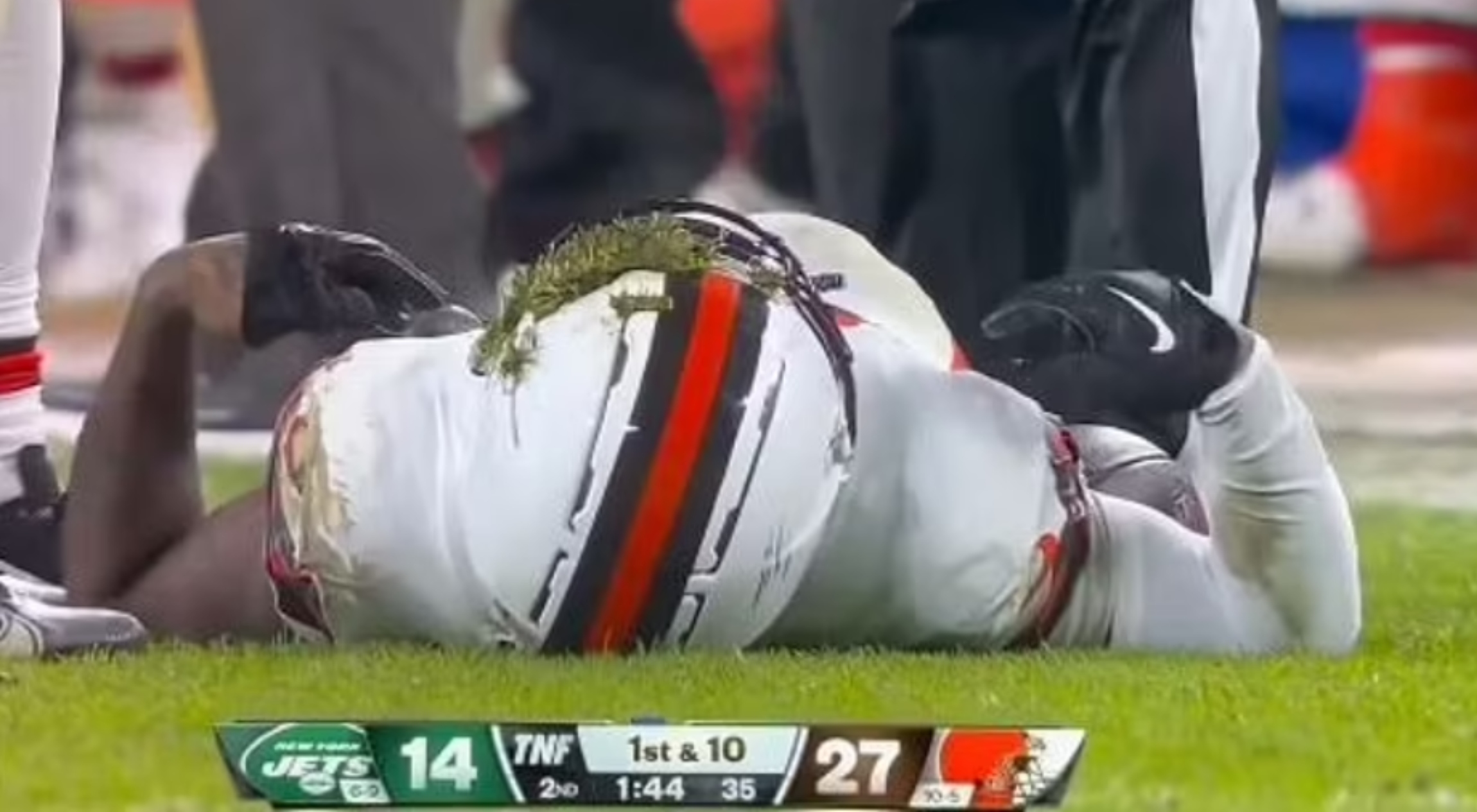 Browns WR Elijah Moore's Frightening Injury Has Fans Praying