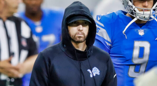 Eminem Was Caught On Camera Flipping Off 49ers Fans At Nfc Title Game Pic News