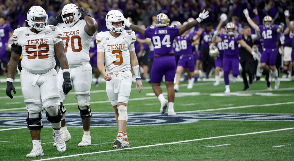 Texas and Washington players on field