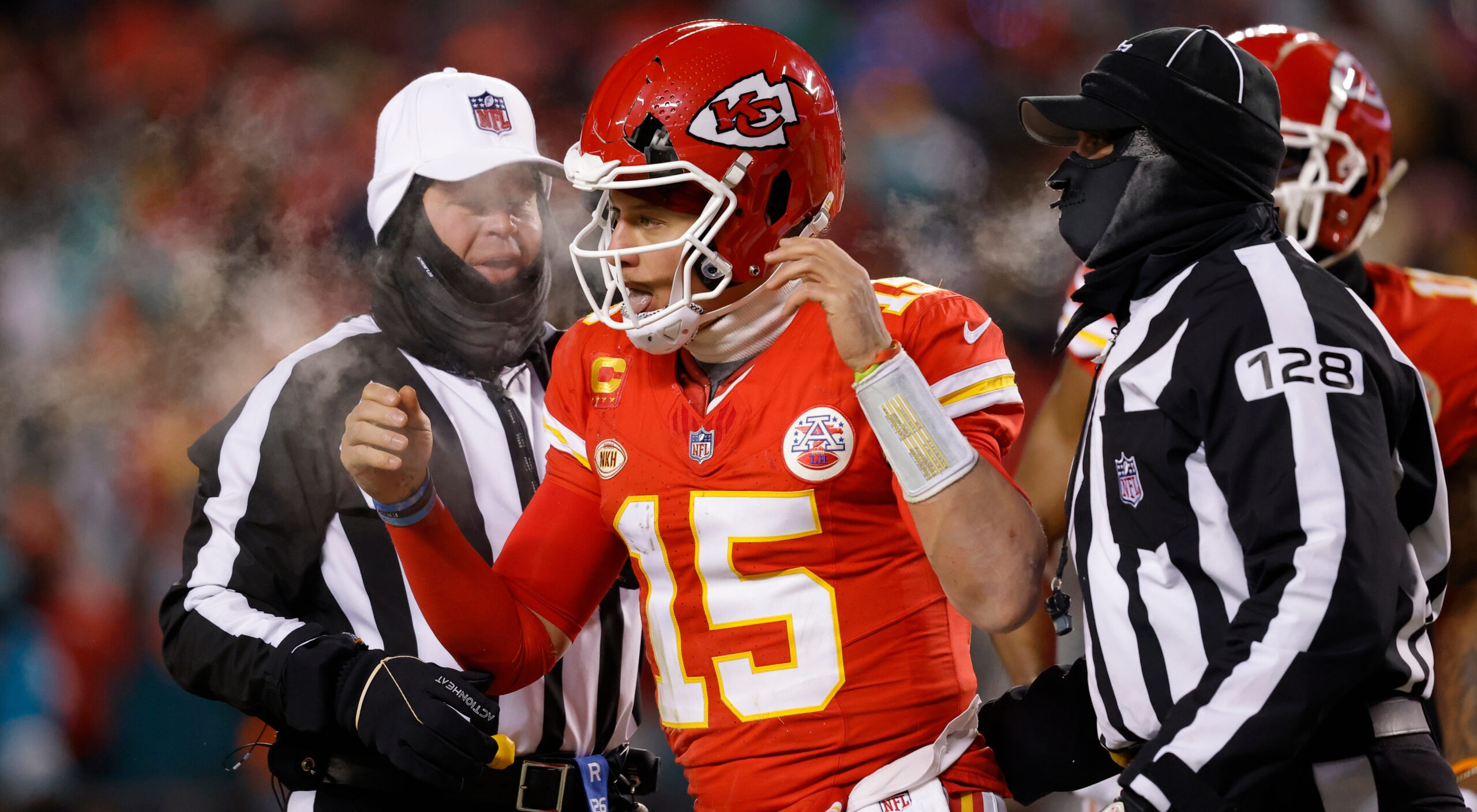 Helmet Manufacturer Speaks After Patrick Mahomes' Shattered His